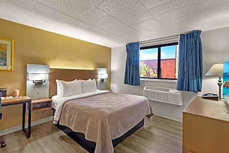 1 Queen Bed, Nonsmoking, Upgrade