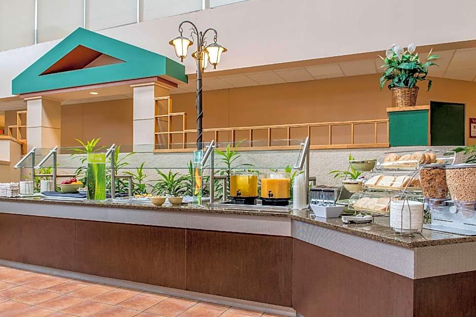 Quality Hotel Conference Center Cincinnati Blue Ash