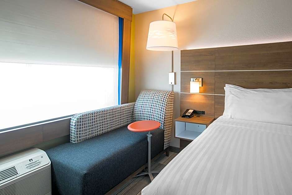 Holiday Inn Express & Suites Ludington By IHG