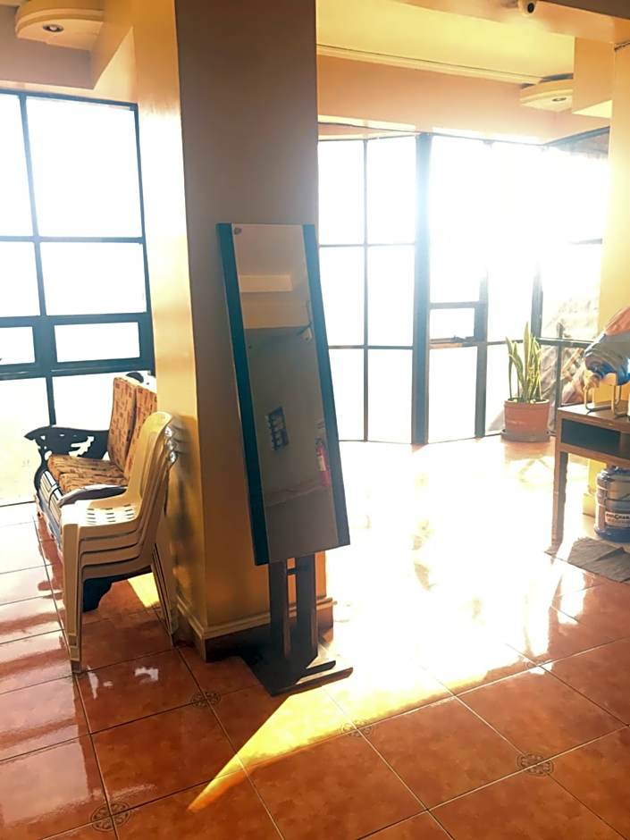 ASHBURN'S TRANSIENT BAGUIO - 3rd to 5th floor BASIC SLEEP and GO Accommodation, WITH PARKING, NO ELEVATOR