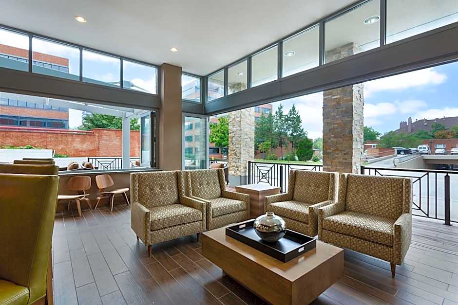 Hampton Inn By Hilton And Suites Clayton/St Louis-Galleria Area