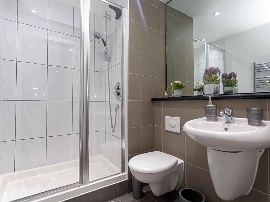 Live in Leeds Sky Penthouse