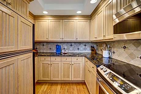 The Pines Lodge, a RockResort