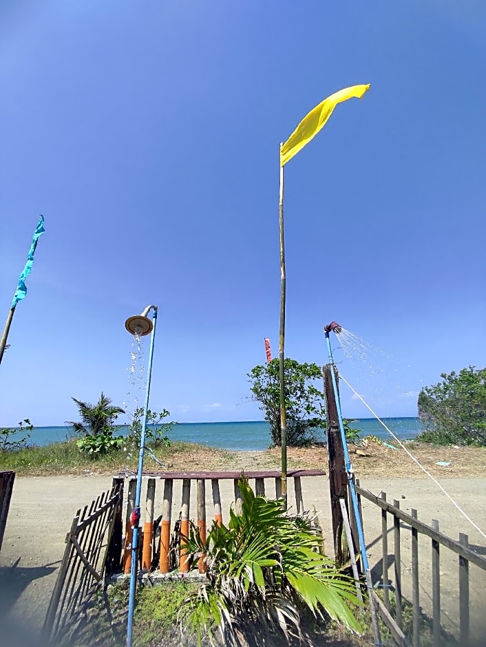 RMTM's Beachfront Accommodation - Caramoan