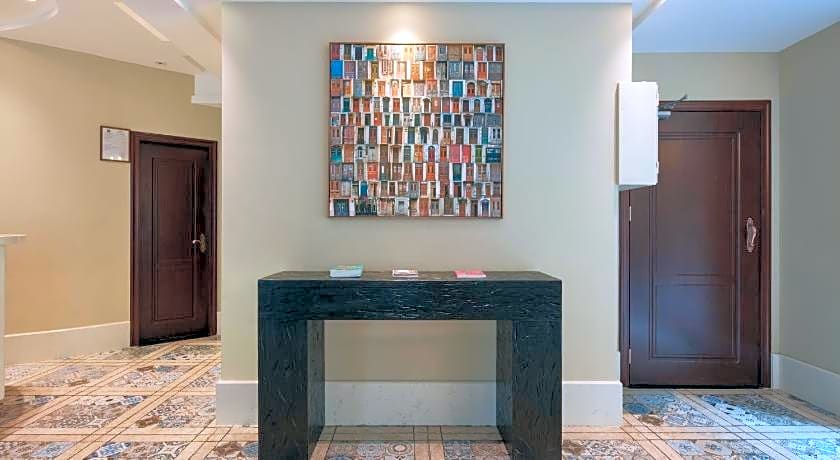 Ole Tai Sam Un Hotel