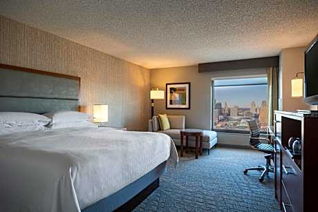 Club, Club level, Guest room, 1 King, High floor