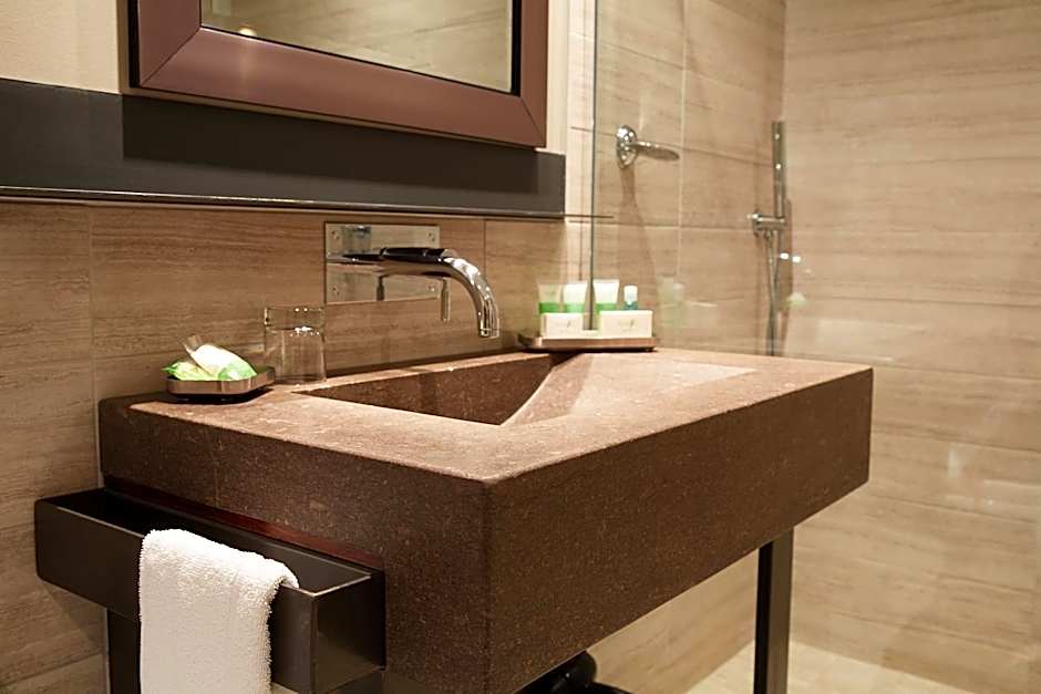 Le Dauphin MontrÃ©al-Longueuil