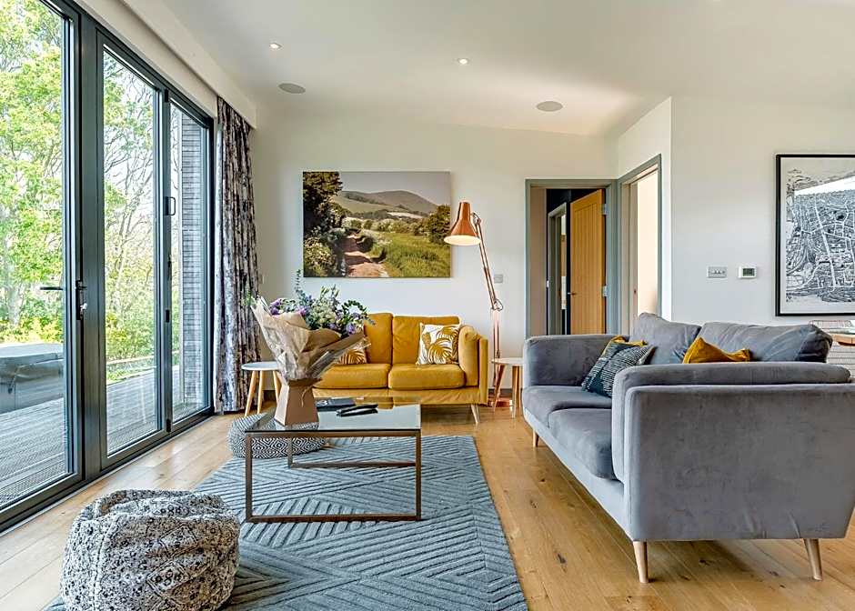 Swanborough Lakes Luxury Lodges