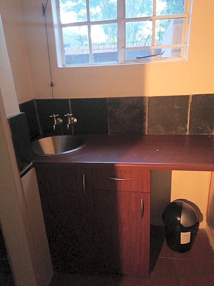 180 On Anderson Guest House