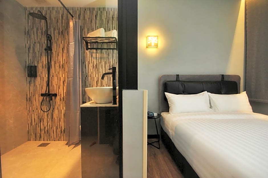 The Seraya Hotel