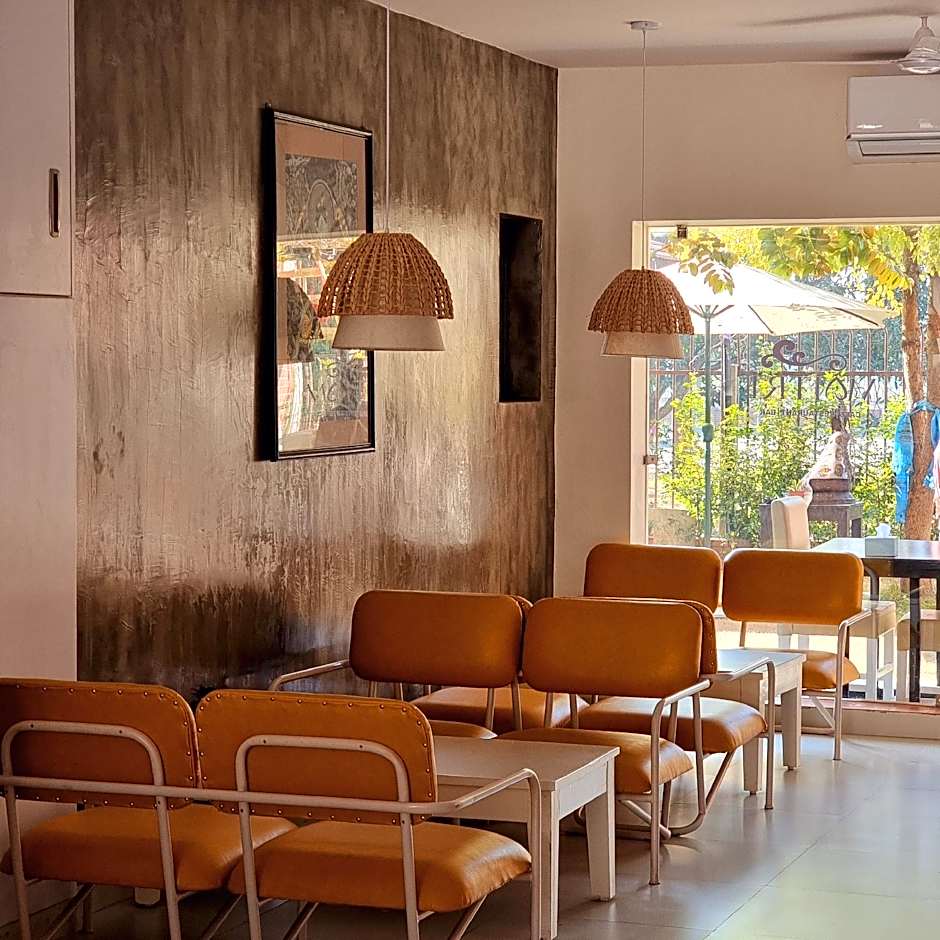 Hotel Ananda Inn