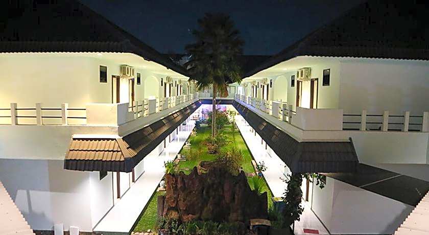 Mahkota Hotel Genteng