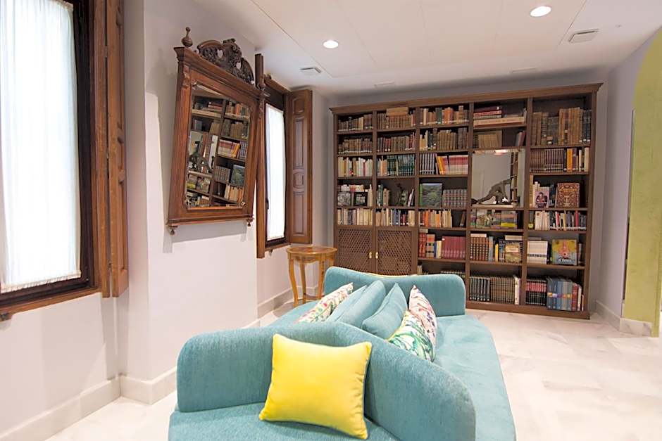 Hotel Oleum - Parking Gratuito bajo disponibilidad y reserva previa