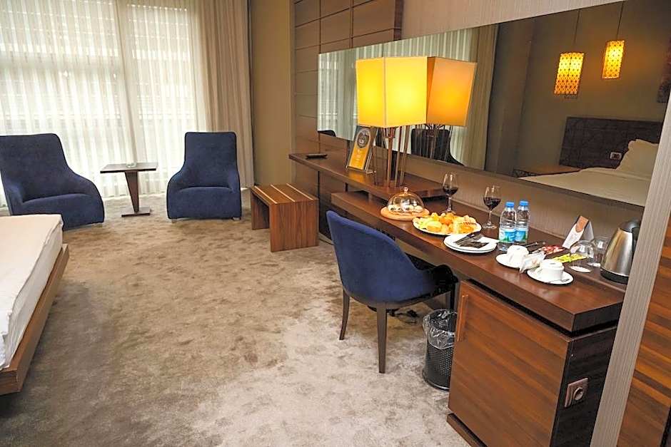 Gold Majesty Hotel