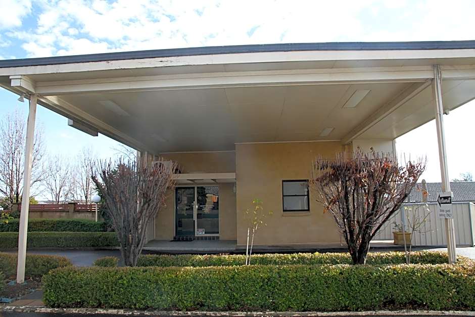 Country Gardens Motel
