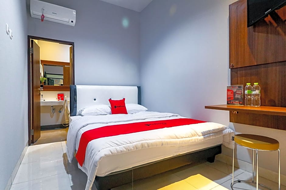 RedDoorz near Kebon Jeruk Jakarta
