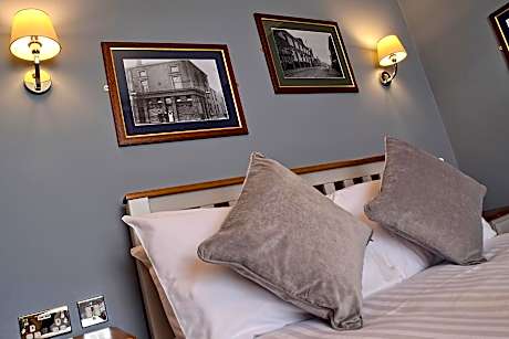 Deluxe Double Room with Shower