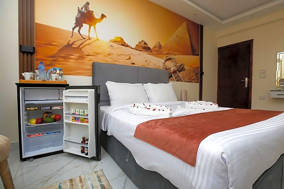 Pyramids Palace INN 5 Minutes from the New Grand Museum