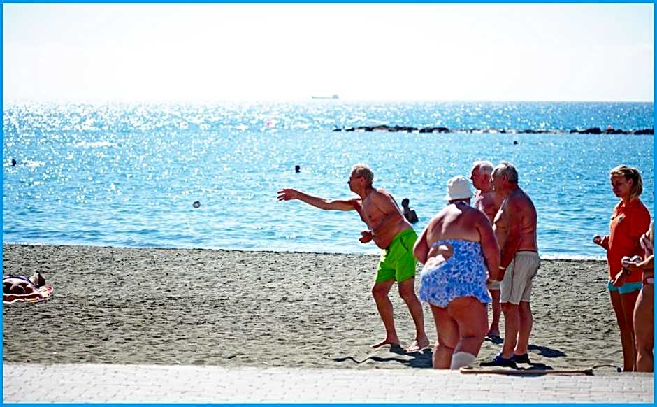 Poseidonia Beach Hotel