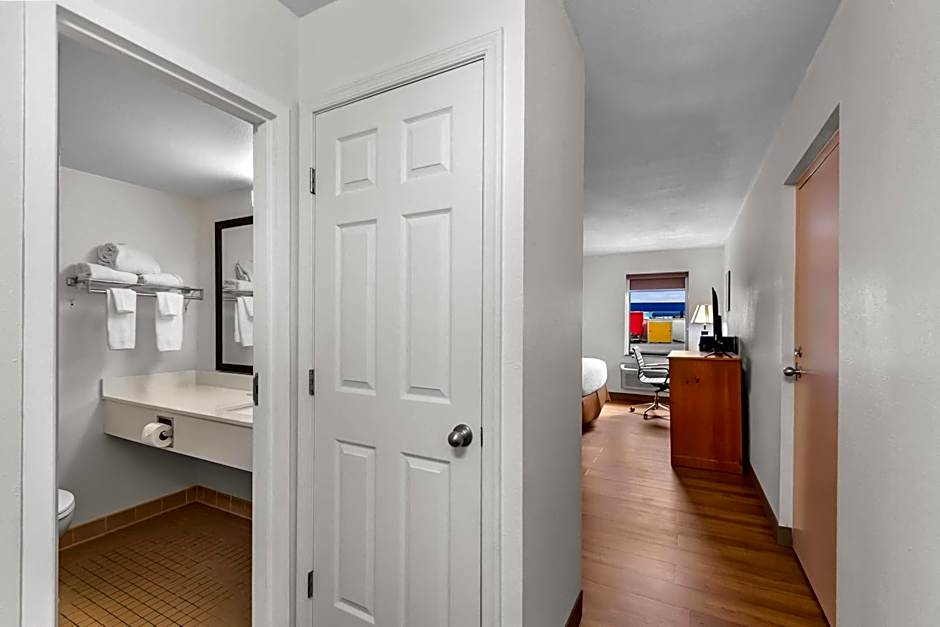 Travelodge by Wyndham Winchester