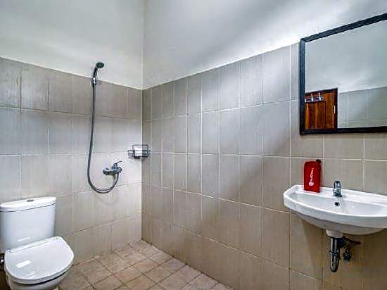 RedDoorz near Universitas Gajah Mada