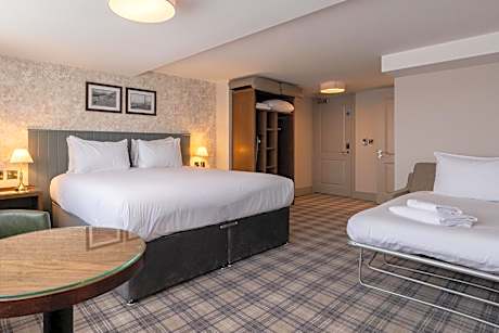 Superior Double or Twin Room with Sofa Bed & Sea view