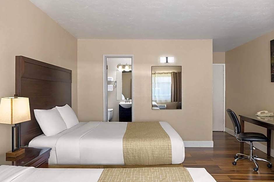 Travelodge by Wyndham Everett City Center