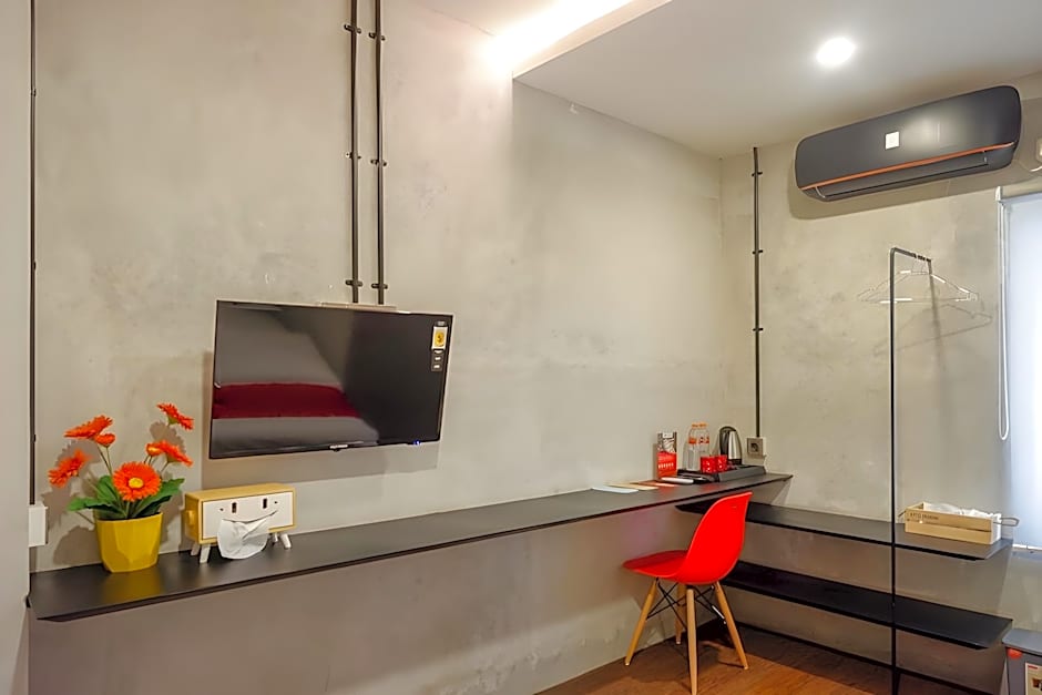 RedDoorz Plus near Kawasan Sam Poo Kong Semarang