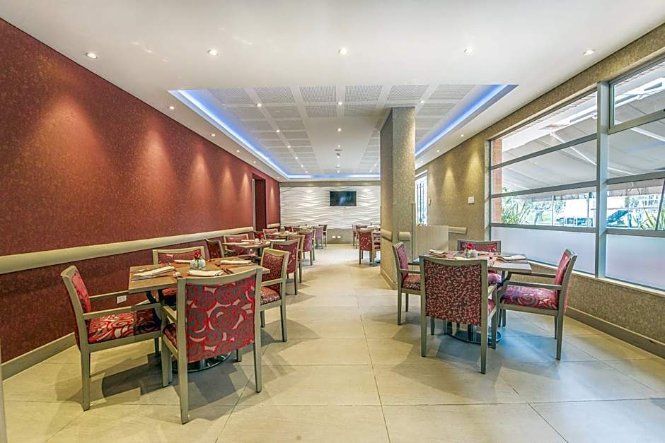 Hotel Plaza Suites