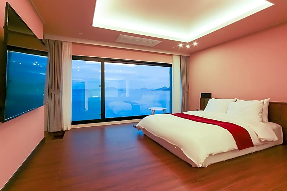 Gyeongnam goseong Hotel With7