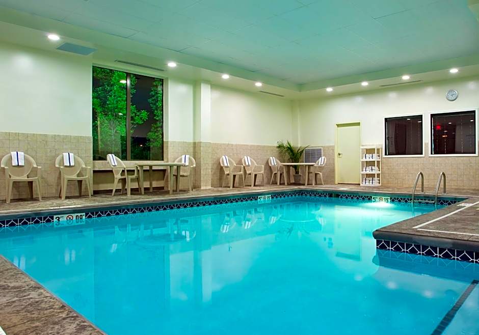 Holiday Inn Express Hotel and Suites Akron South-Airport Area By IHG