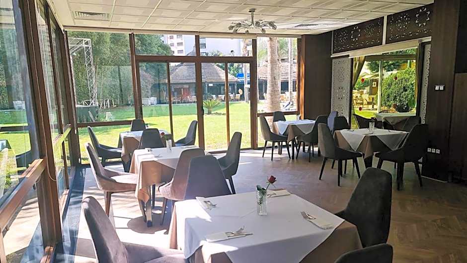 El Oumnia Puerto & Spa