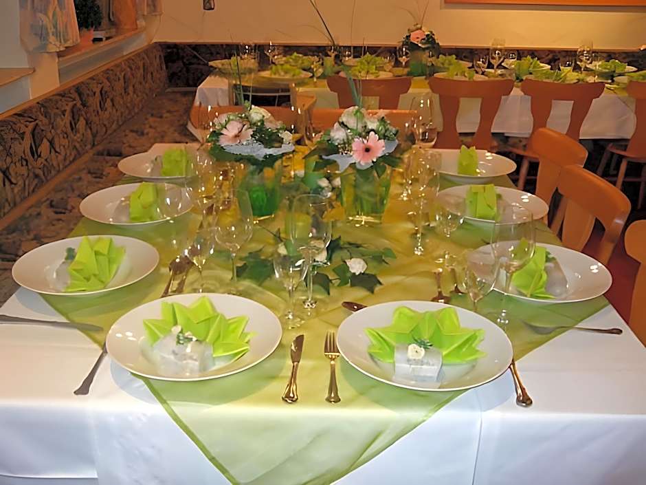Hotel & Restaurant Zum Ochsen -Ox Distillery