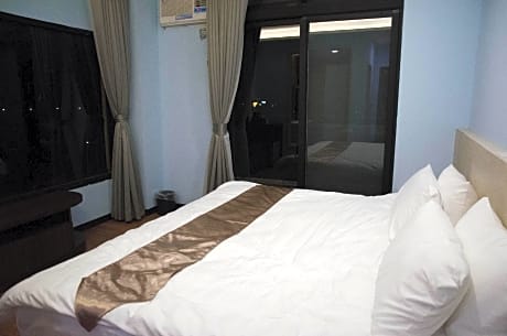 Deluxe Double Room with Balcony - Non-Smoking