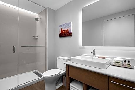 Queen Room with Two Queen Beds and Mountain View