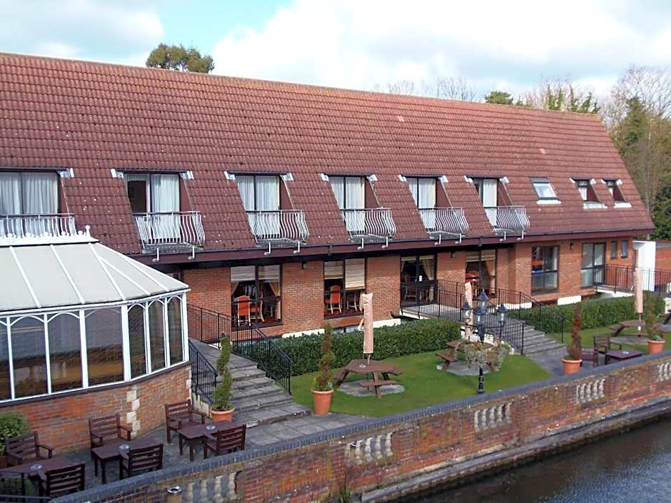 Lakeside International Hotel