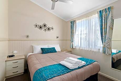 Premium Two-Bedroom Cottage - Palm