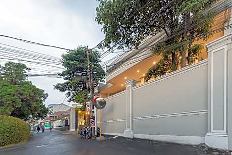 Urbanview Darmo Residence Bandung