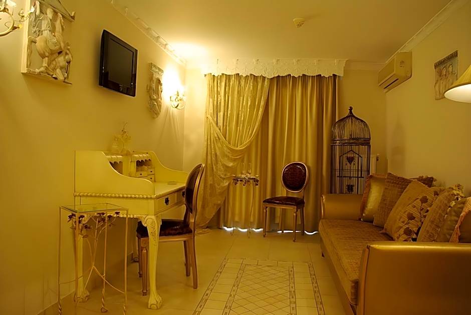 Parthenon Art Hotel