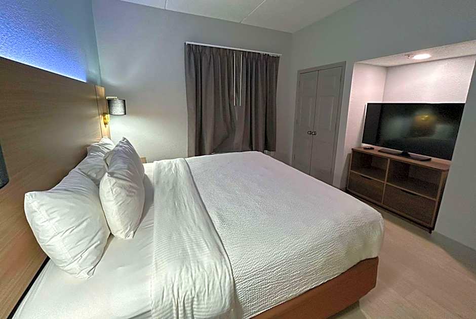 La Quinta Inn & Suites by Wyndham Raleigh Cary