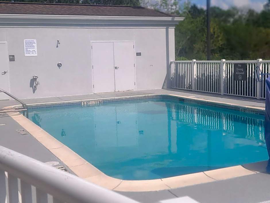 Dothan East Inn & Suites