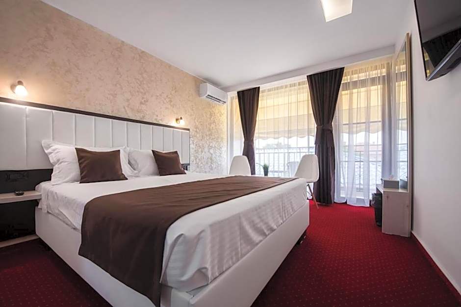 Photo 1 of 1 of Deluxe 1 Double Bed or 2 Beds