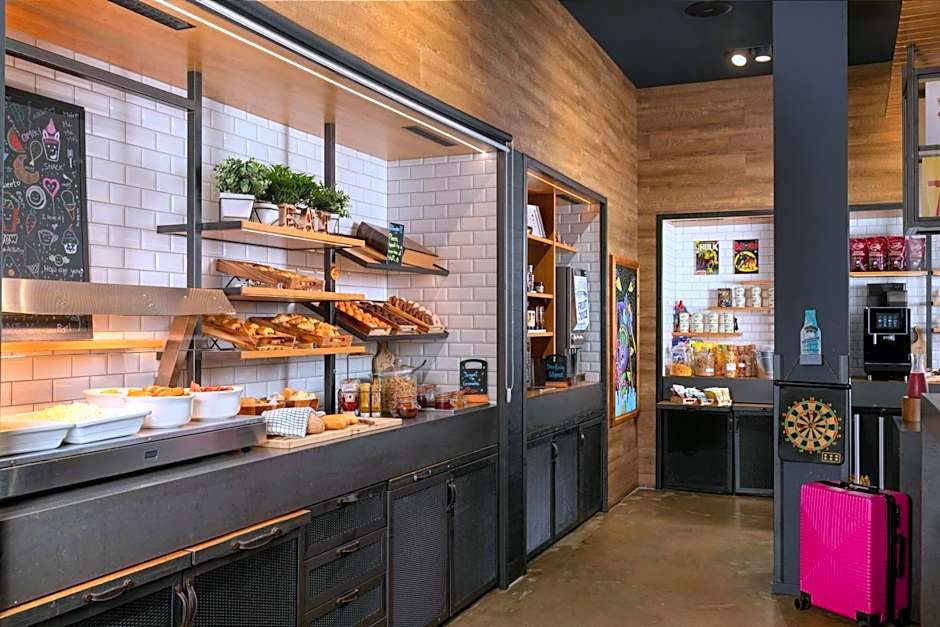 Moxy by Marriott London Stratford