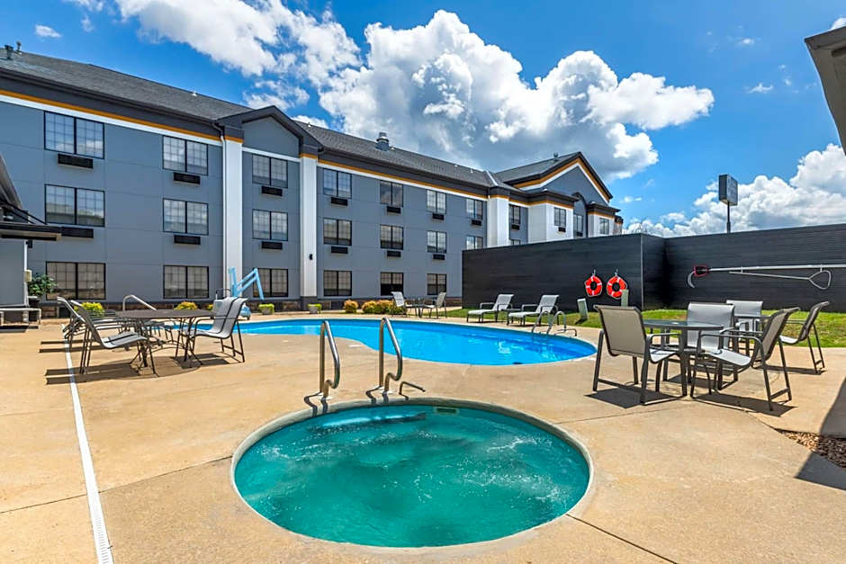 Best Western Prime Inn & Suites