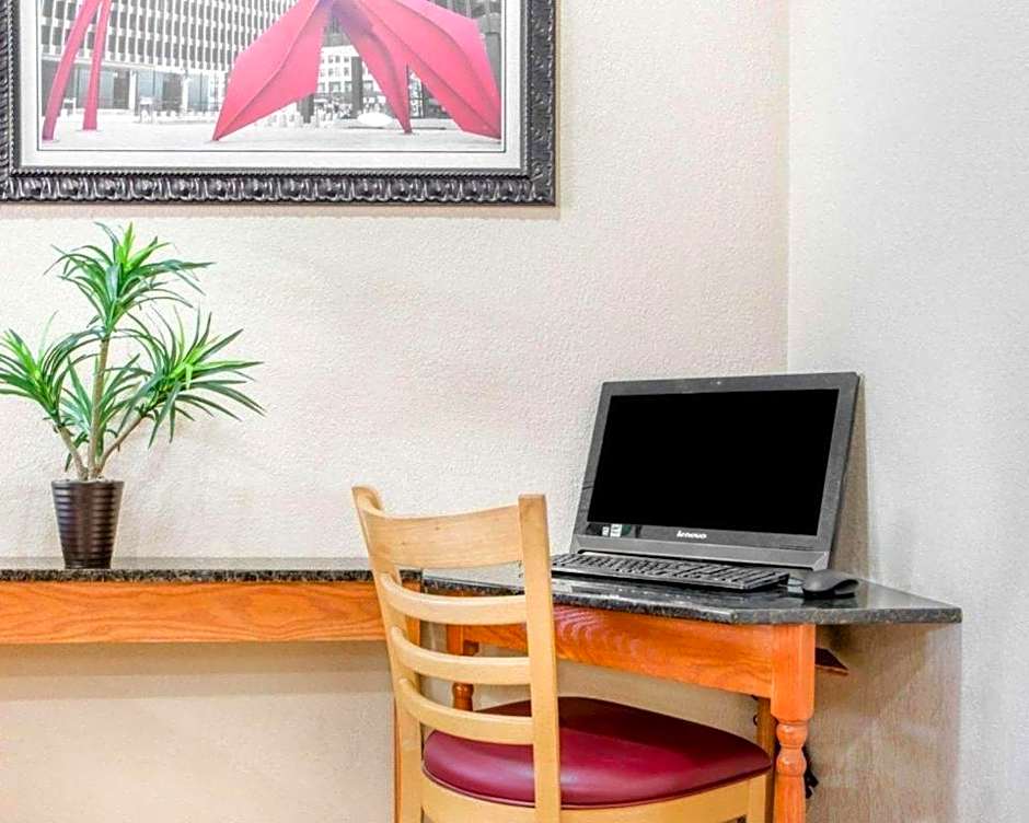 Quality Inn Ottawa near Starved Rock State Park