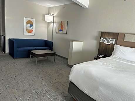 Suite with Two Beds - Non-Smoking