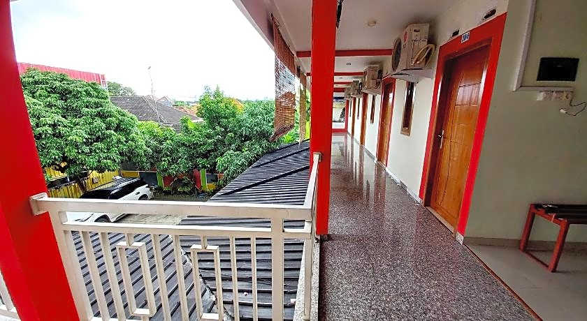 Harmony House Syariah near Alun Alun Pati Mitra RedDoorz