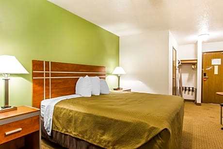 1 Queen Bed, Nonsmoking, Accessible