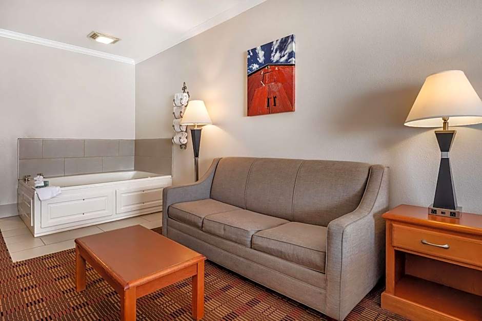 Best Western Clubhouse Inn & Suites