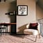 WELTWIEN Luxury Art Apartments & Free Parking